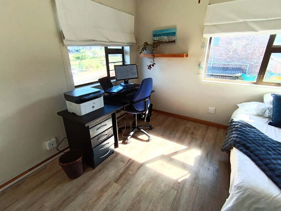 3 Bedroom Property for Sale in Wavecrest Eastern Cape